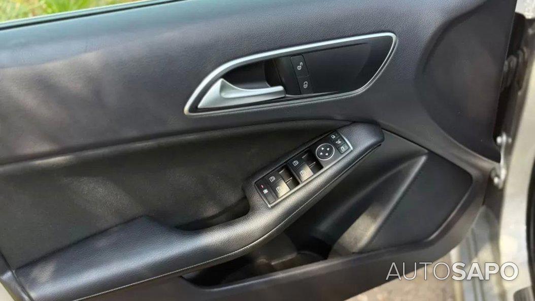 Mercedes-Benz Classe A 160 CDi BlueEfficiency Urban de 2014