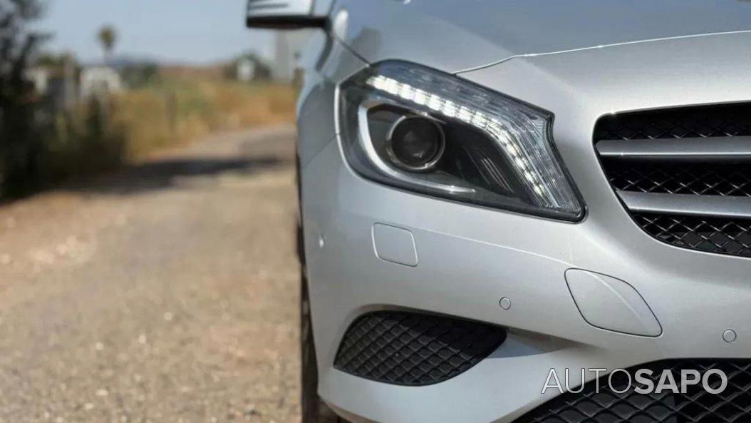 Mercedes-Benz Classe A 160 CDi BlueEfficiency Urban de 2014