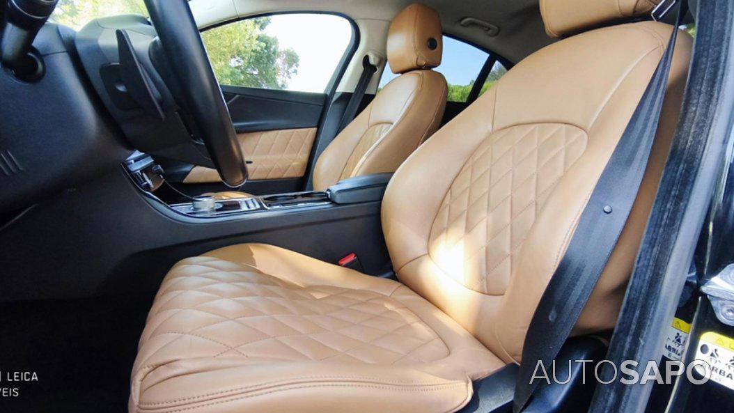 Jaguar XE 2.0 D Portfolio Aut. de 2015