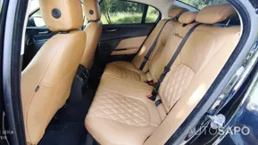 Jaguar XE 2.0 D Portfolio Aut. de 2015