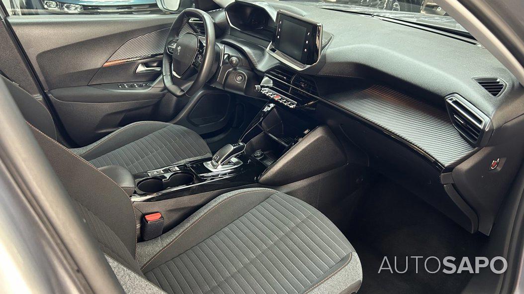 Peugeot 2008 1.2 PureTech Active EAT8 de 2022