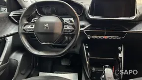 Peugeot 2008 1.2 PureTech Active EAT8 de 2022