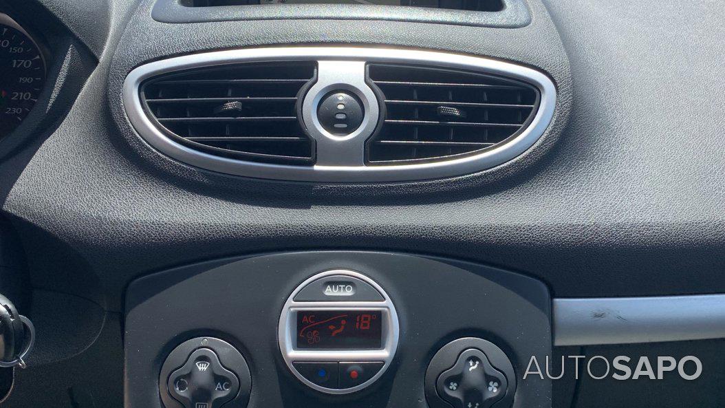 Renault Clio 1.2 16V Dynamique S de 2011