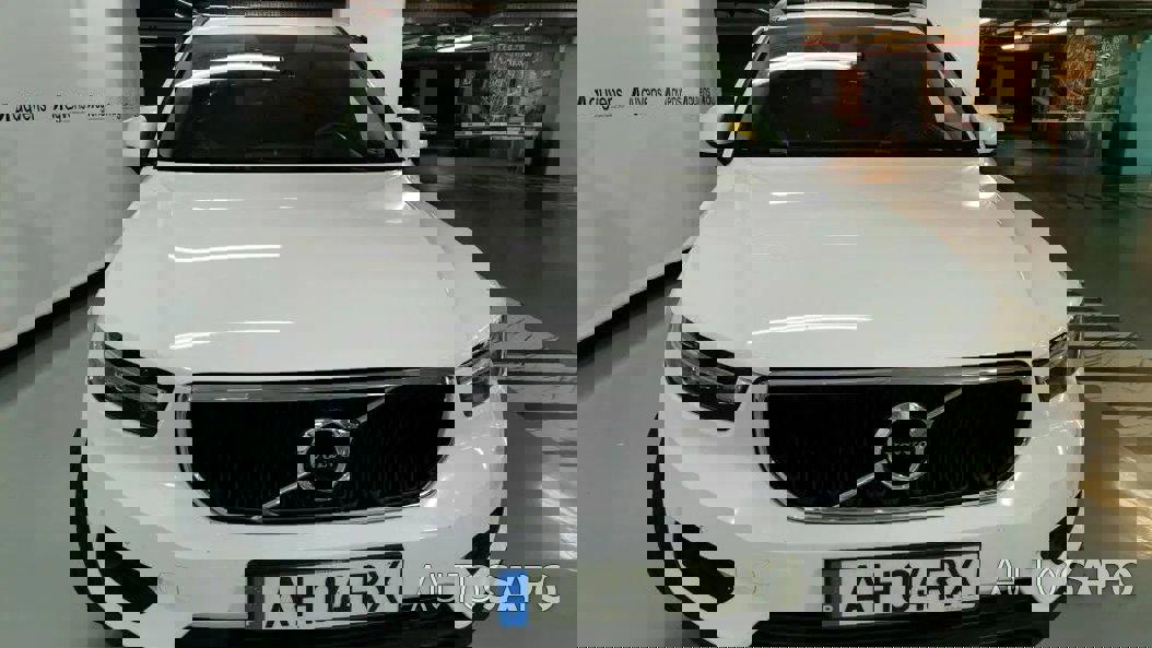 Volvo XC40 1.5 T3 Momentum Core de 2021