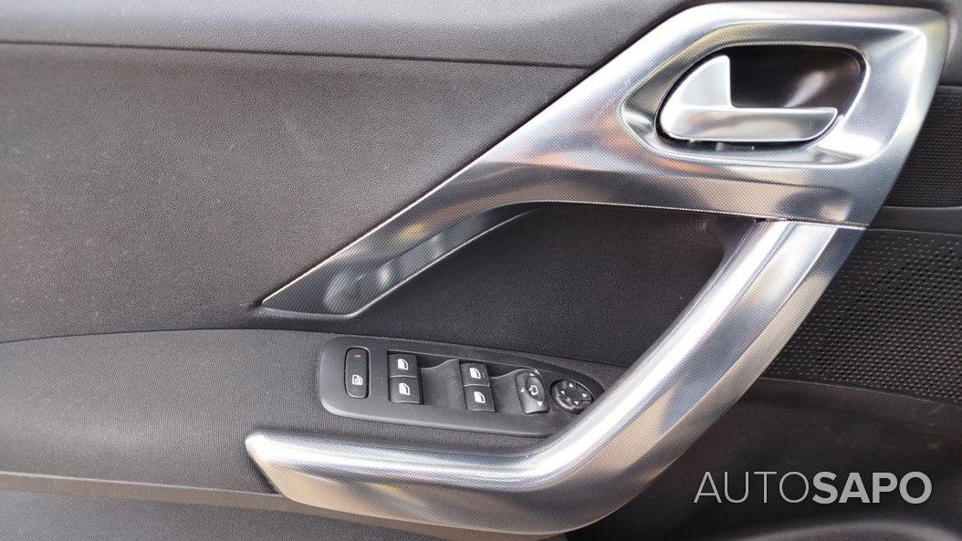 Peugeot 2008 1.2 PureTech Allure de 2015