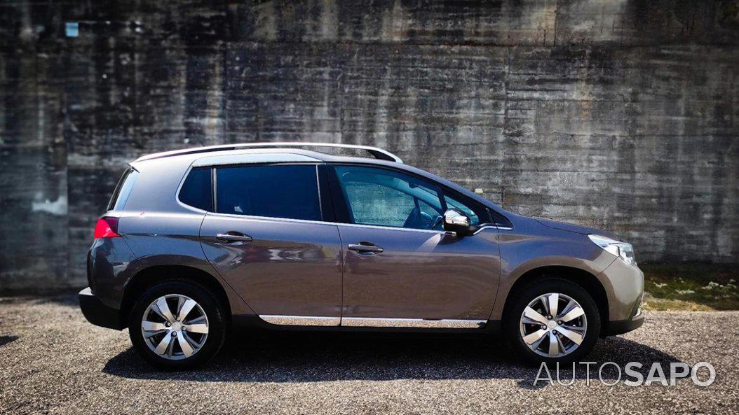 Peugeot 2008 1.2 PureTech Allure de 2015