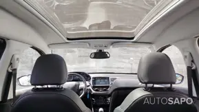 Peugeot 2008 1.2 PureTech Allure de 2015