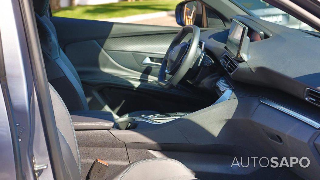Peugeot 3008 1.2 PureTech Allure Pack EAT8 de 2024