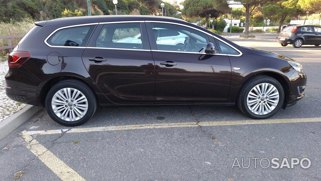 Opel Astra J Sports Tourer de 2014