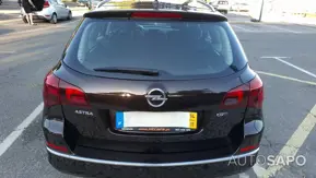 Opel Astra J Sports Tourer de 2014