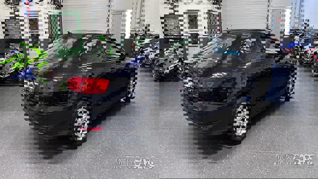 Volkswagen Jetta 1.6 TDi Confortline de 2011
