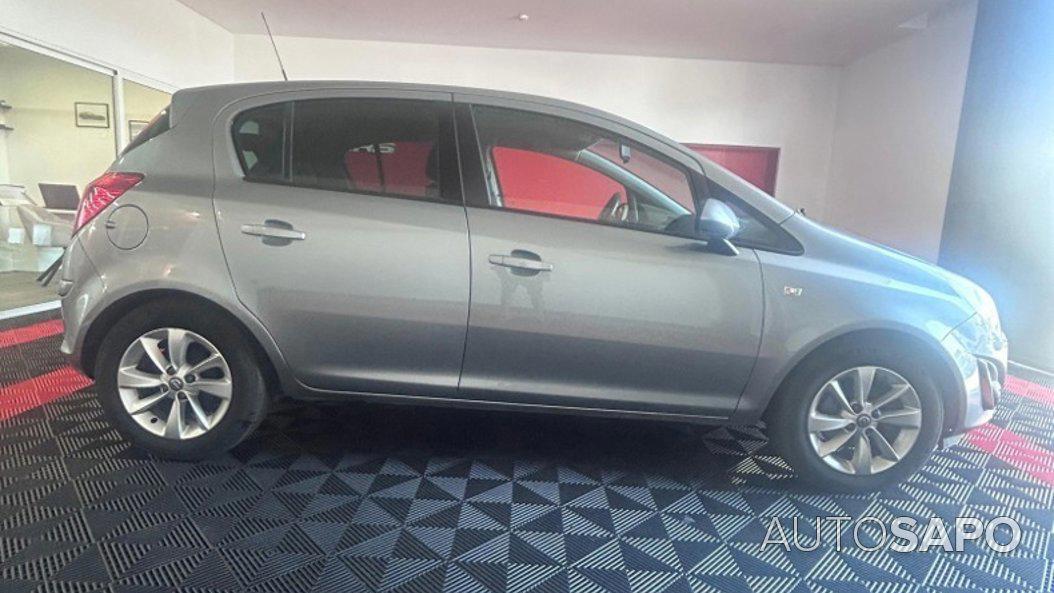 Opel Corsa 1.2 Connect Easytronic de 2014