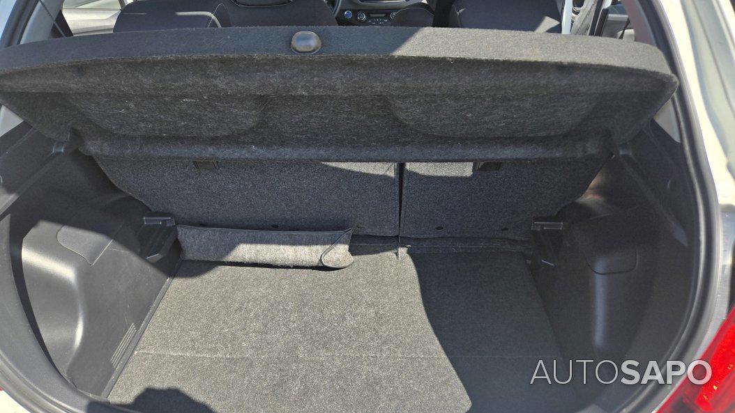 Toyota Yaris 1.5 HSD Active de 2015