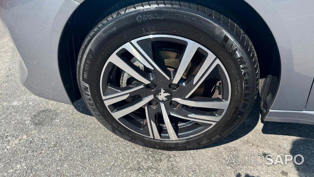 Peugeot 208 1.2 PureTech Allure Pack EAT8 de 2024