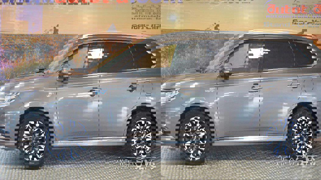 Mitsubishi Outlander 2.0 PHEV Instyle Navi de 2017
