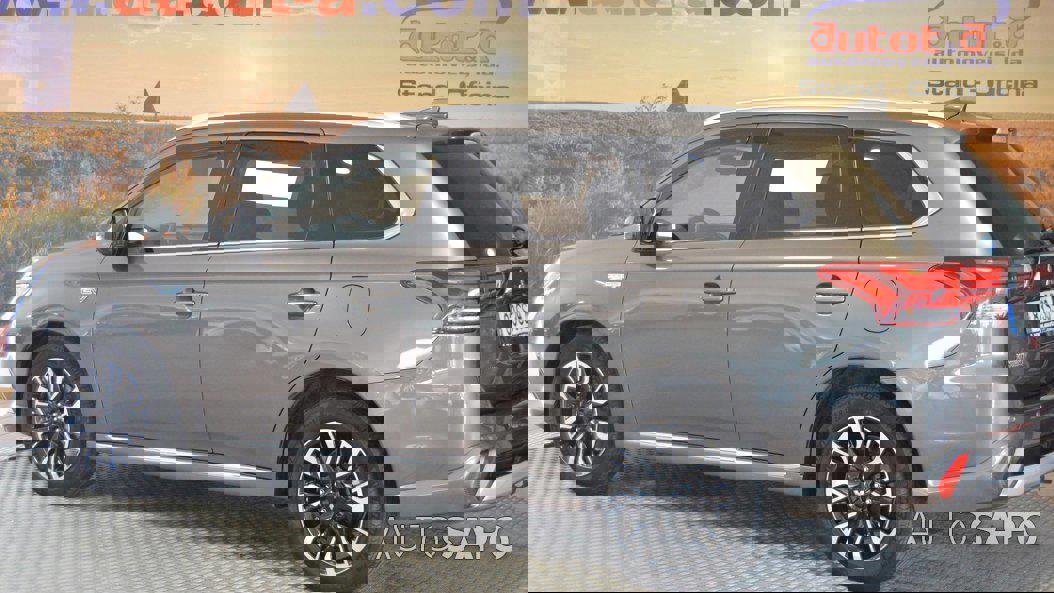 Mitsubishi Outlander 2.0 PHEV Instyle Navi de 2017