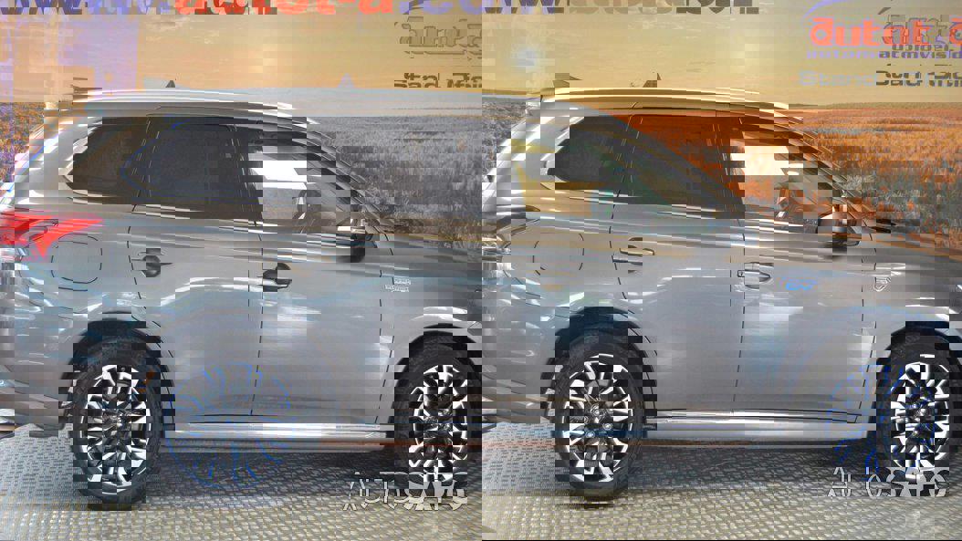 Mitsubishi Outlander 2.0 PHEV Instyle Navi de 2017