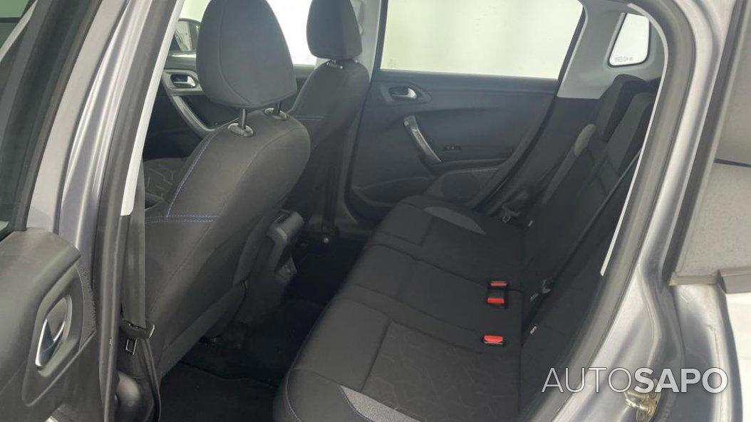 Peugeot 2008 1.2 PureTech Style de 2019