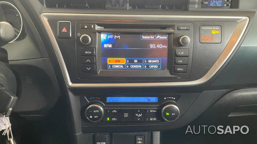 Toyota Auris 1.4 D-4D Exclusive+P.Sport de 2013