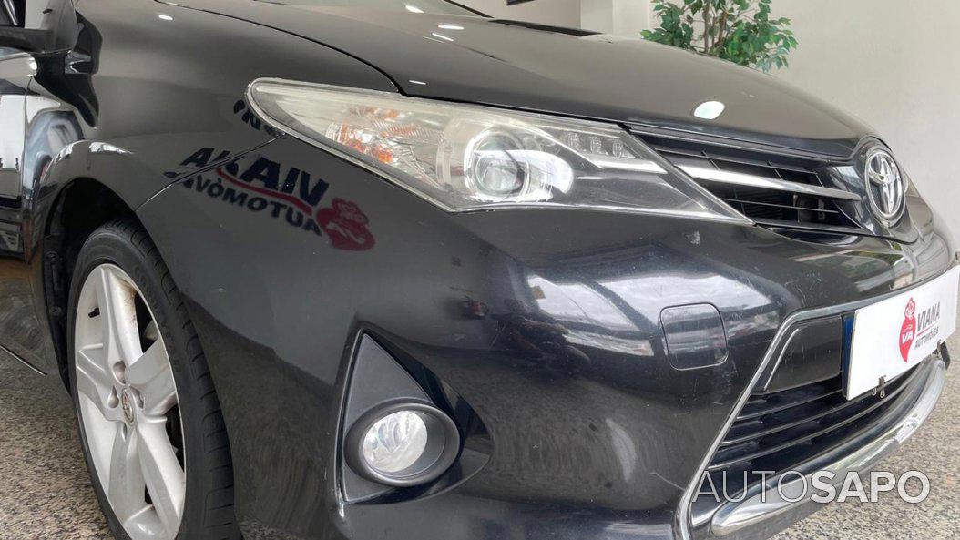 Toyota Auris 1.4 D-4D Exclusive+P.Sport de 2013