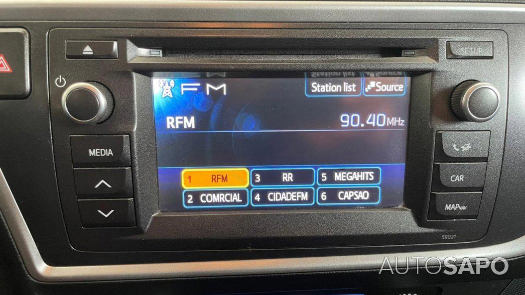 Toyota Auris 1.4 D-4D Exclusive+P.Sport de 2013
