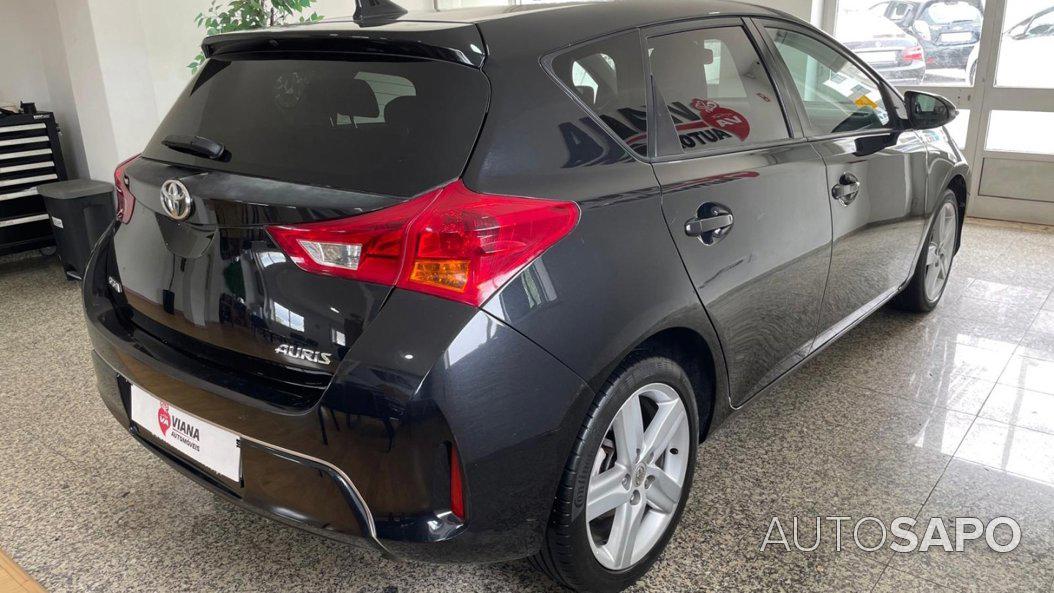 Toyota Auris 1.4 D-4D Exclusive+P.Sport de 2013