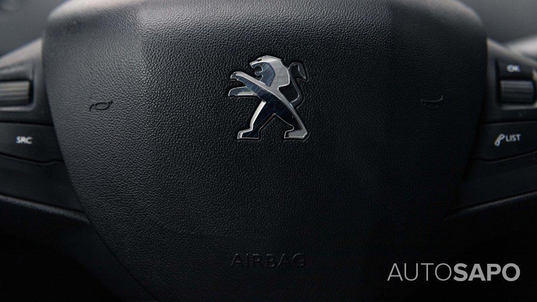 Peugeot 208 de 2015