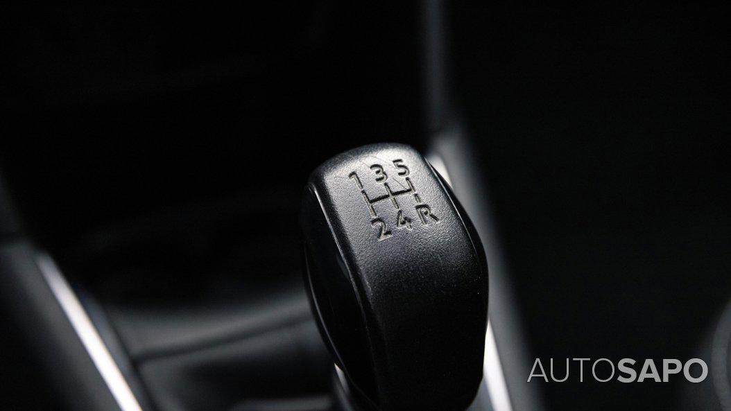 Peugeot 208 de 2015