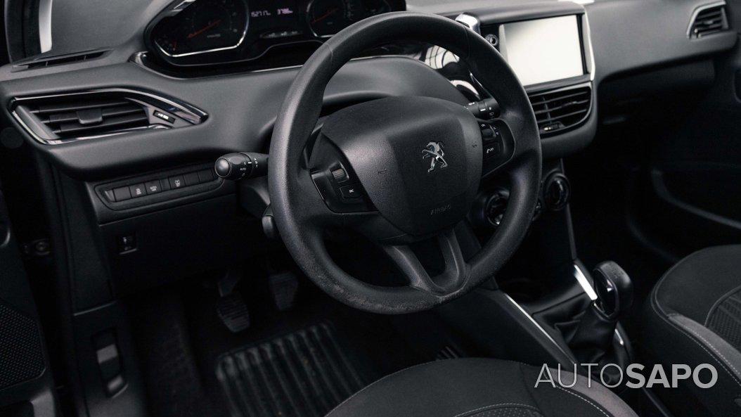 Peugeot 208 de 2015