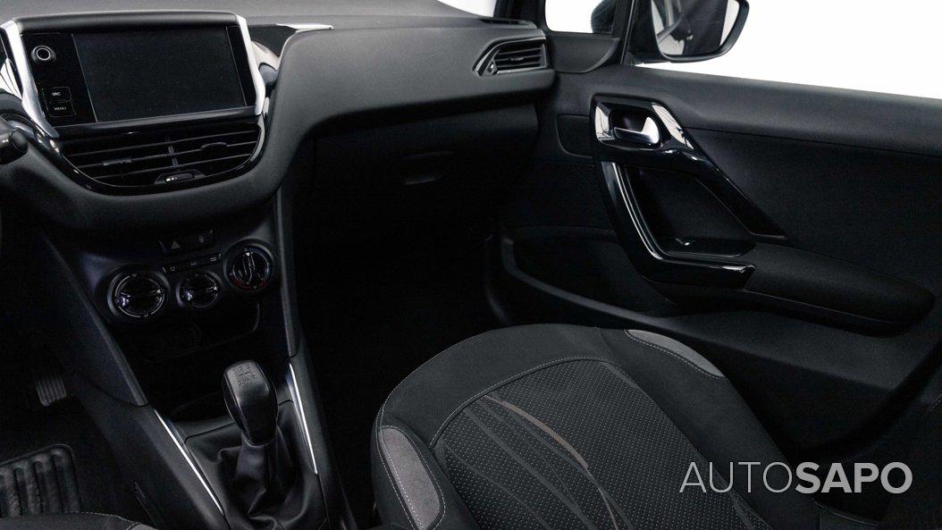 Peugeot 208 de 2015