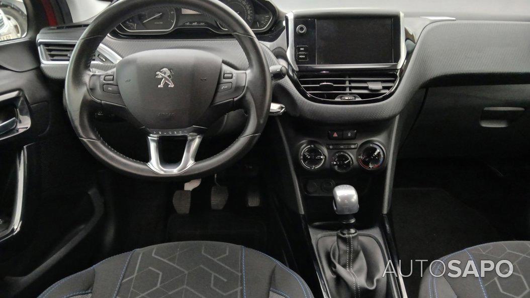 Peugeot 2008 1.2 PureTech Signature de 2019