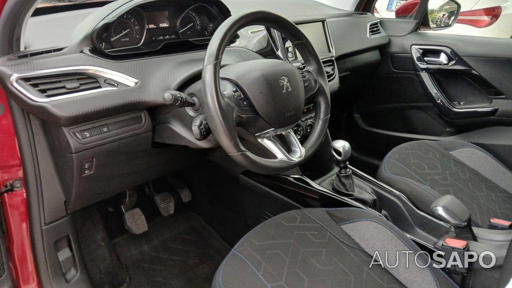 Peugeot 2008 1.2 PureTech Signature de 2019