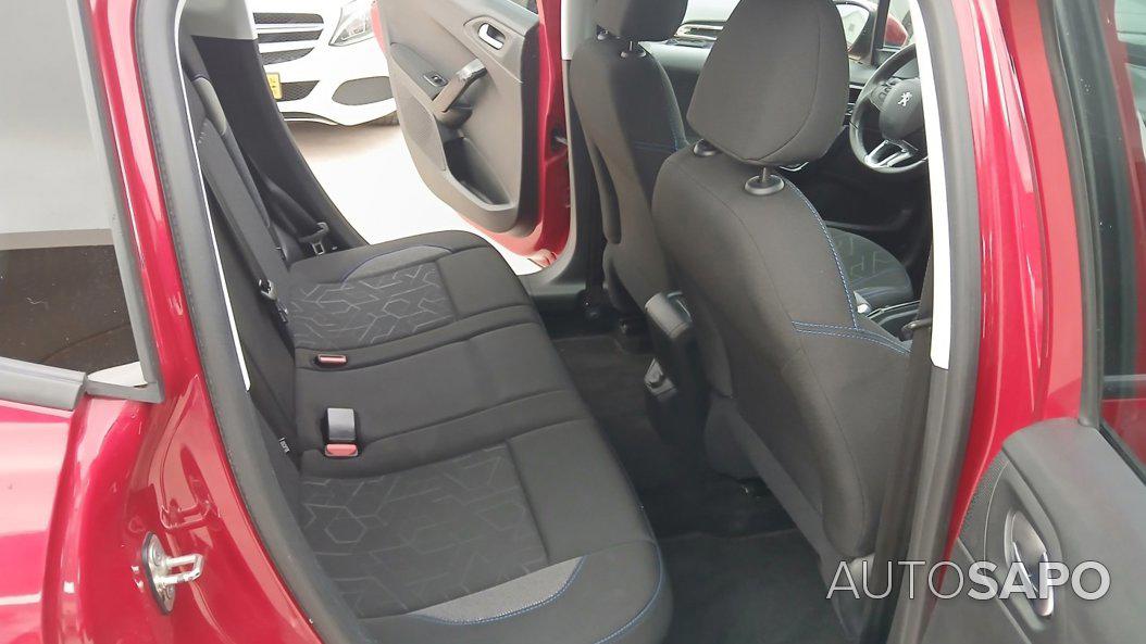 Peugeot 2008 1.2 PureTech Signature de 2019