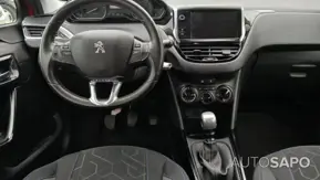 Peugeot 2008 1.2 PureTech Signature de 2019