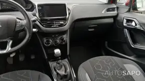 Peugeot 2008 1.2 PureTech Signature de 2019