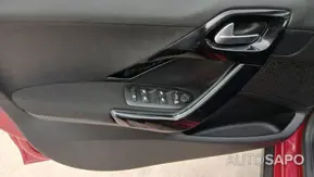 Peugeot 2008 1.2 PureTech Signature de 2019