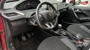 Peugeot 2008 1.2 PureTech Signature de 2019