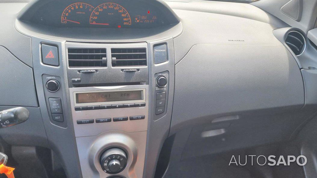 Toyota Yaris 1.0 VVT-i Comfort+AC de 2010