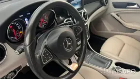 Mercedes-Benz Classe CLA 180d Shooting Brake Caixa Auto de 2017