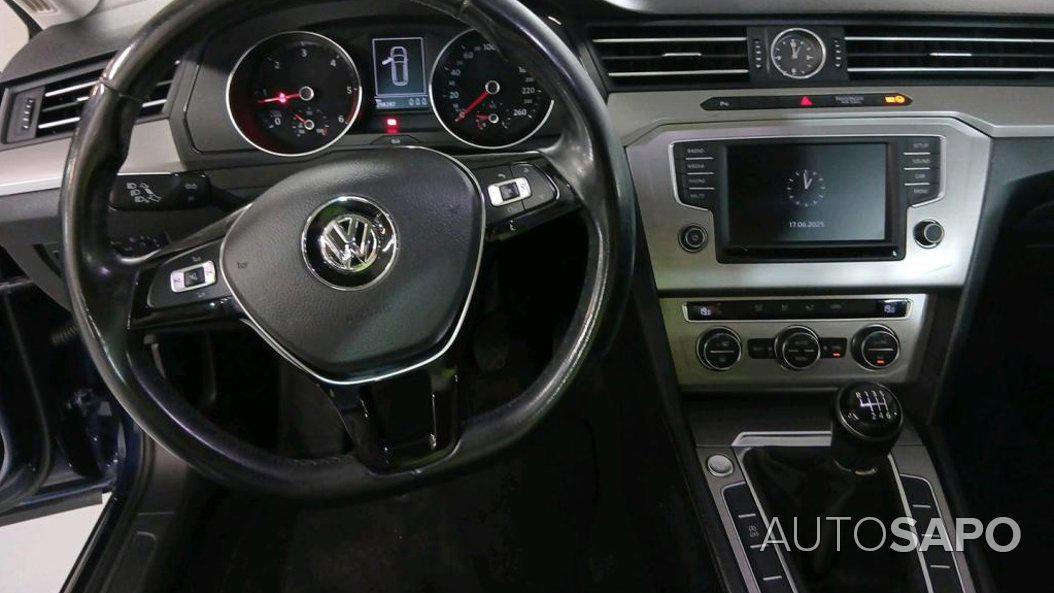 Volkswagen Passat 1.6 TDi Confortline de 2015