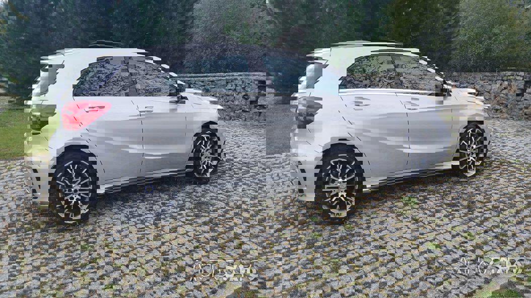 Mercedes-Benz Classe A 180 CDi BlueEfficiency AMG Line de 2016