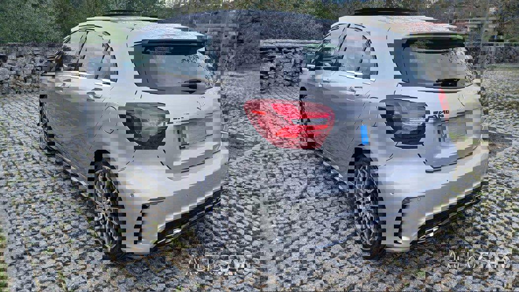 Mercedes-Benz Classe A 180 CDi BlueEfficiency AMG Line de 2016
