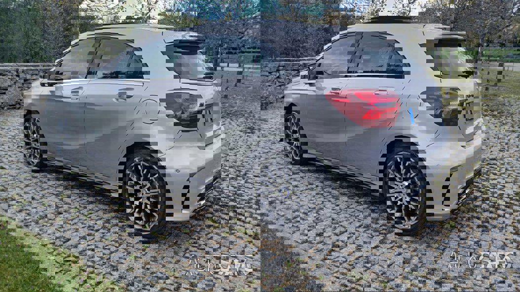 Mercedes-Benz Classe A 180 CDi BlueEfficiency AMG Line de 2016