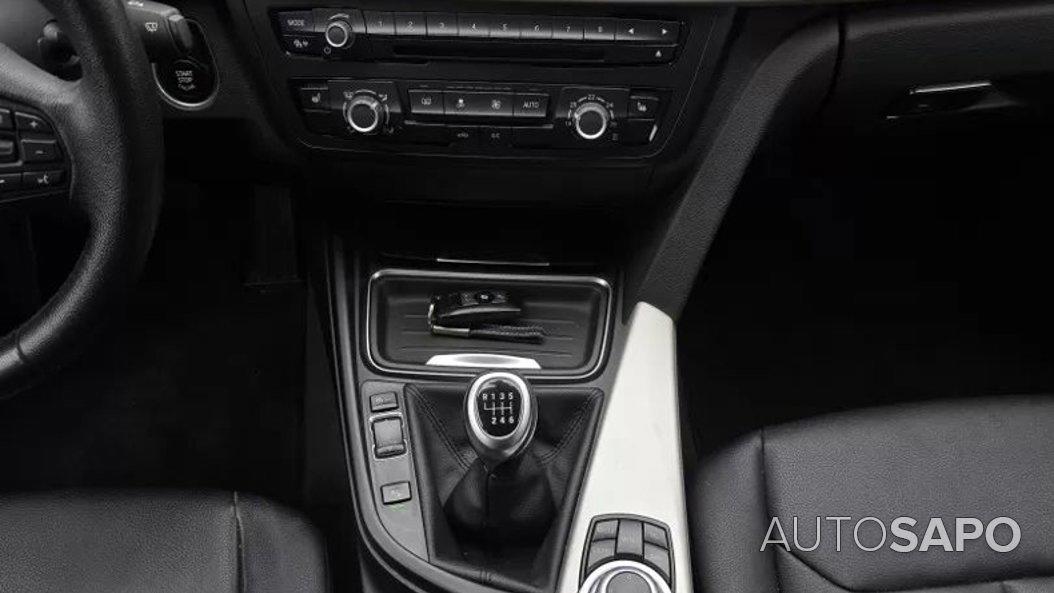 BMW Série 3 318 d Touring Auto de 2015