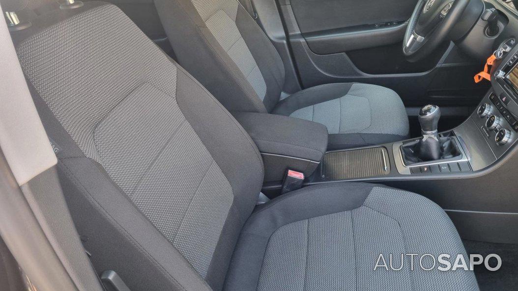 Volkswagen Passat V. 1.6 TDi Confortline BlueMotion de 2013