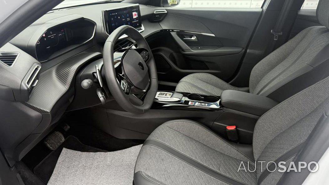 Peugeot 2008 1.2 PureTech Allure Pack EAT8 de 2024