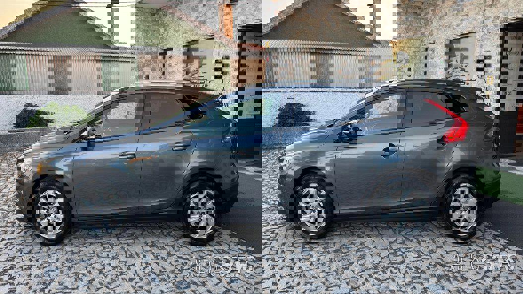 Volvo V40 Cross Country 1.6 D2 Momentum de 2013