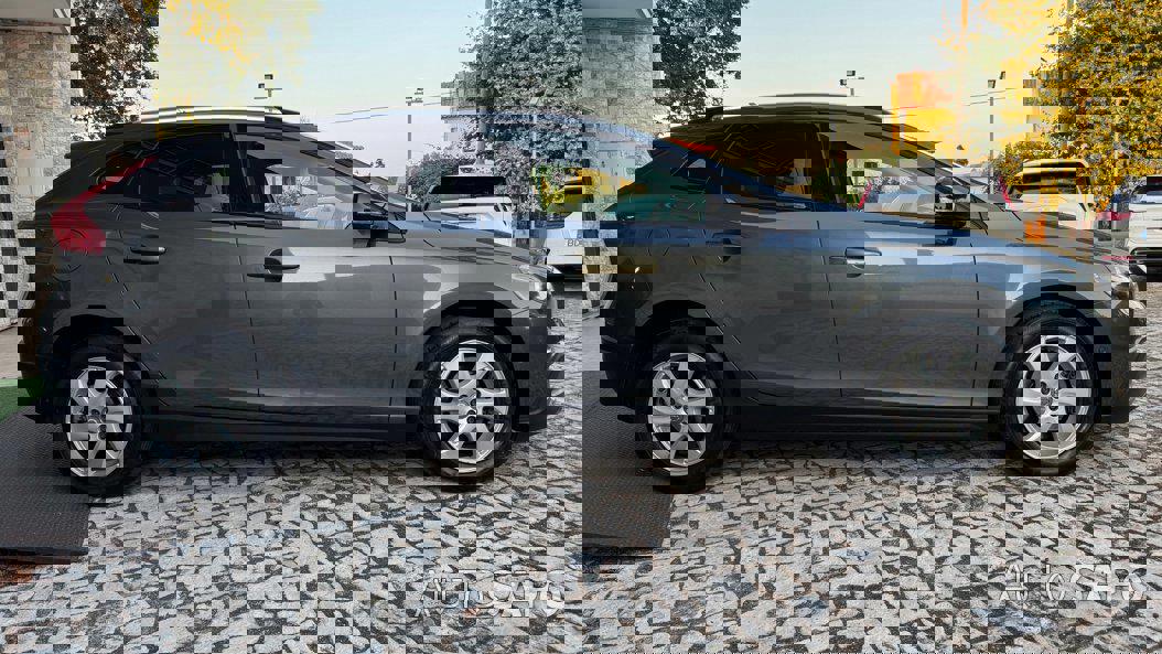 Volvo V40 Cross Country 1.6 D2 Momentum de 2013