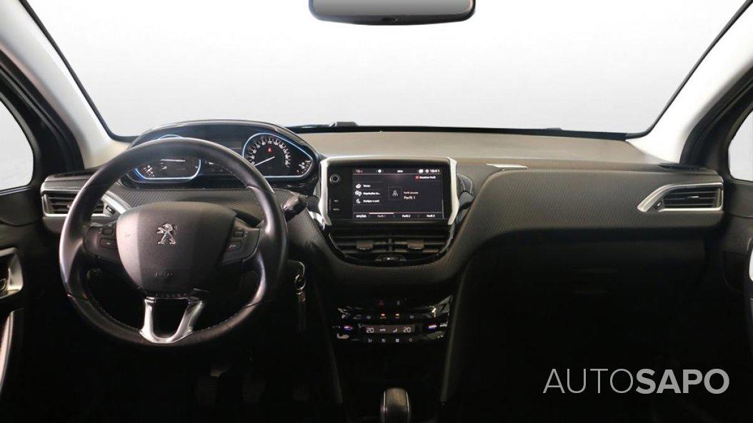 Peugeot 2008 1.2 PureTech Allure de 2016