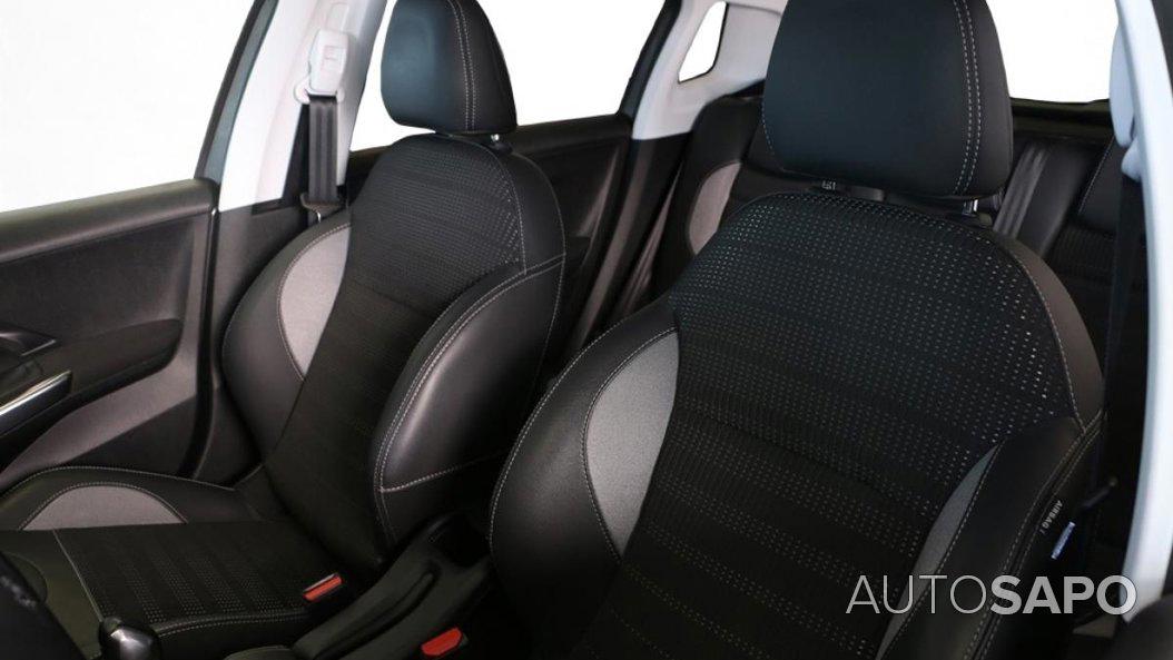 Peugeot 2008 1.2 PureTech Allure de 2016